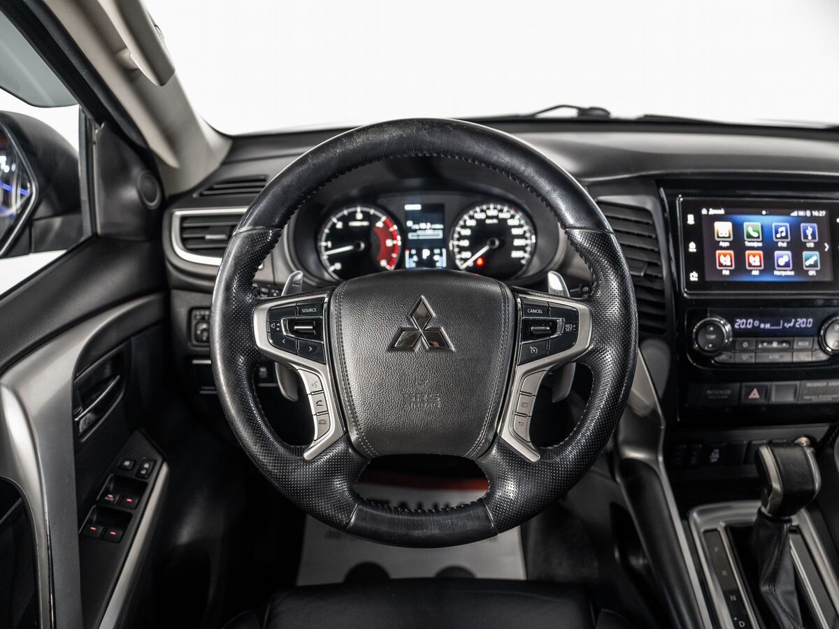 Mitsubishi Pajero Sport 2018 - фото автомобиля