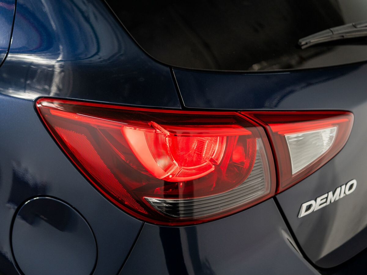 Mazda Demio 2018 - фото автомобиля