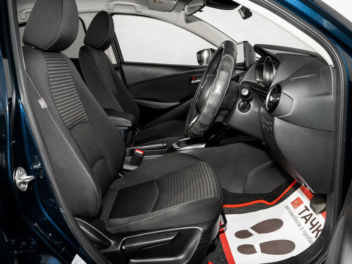 Mazda Demio 2018 - фото автомобиля