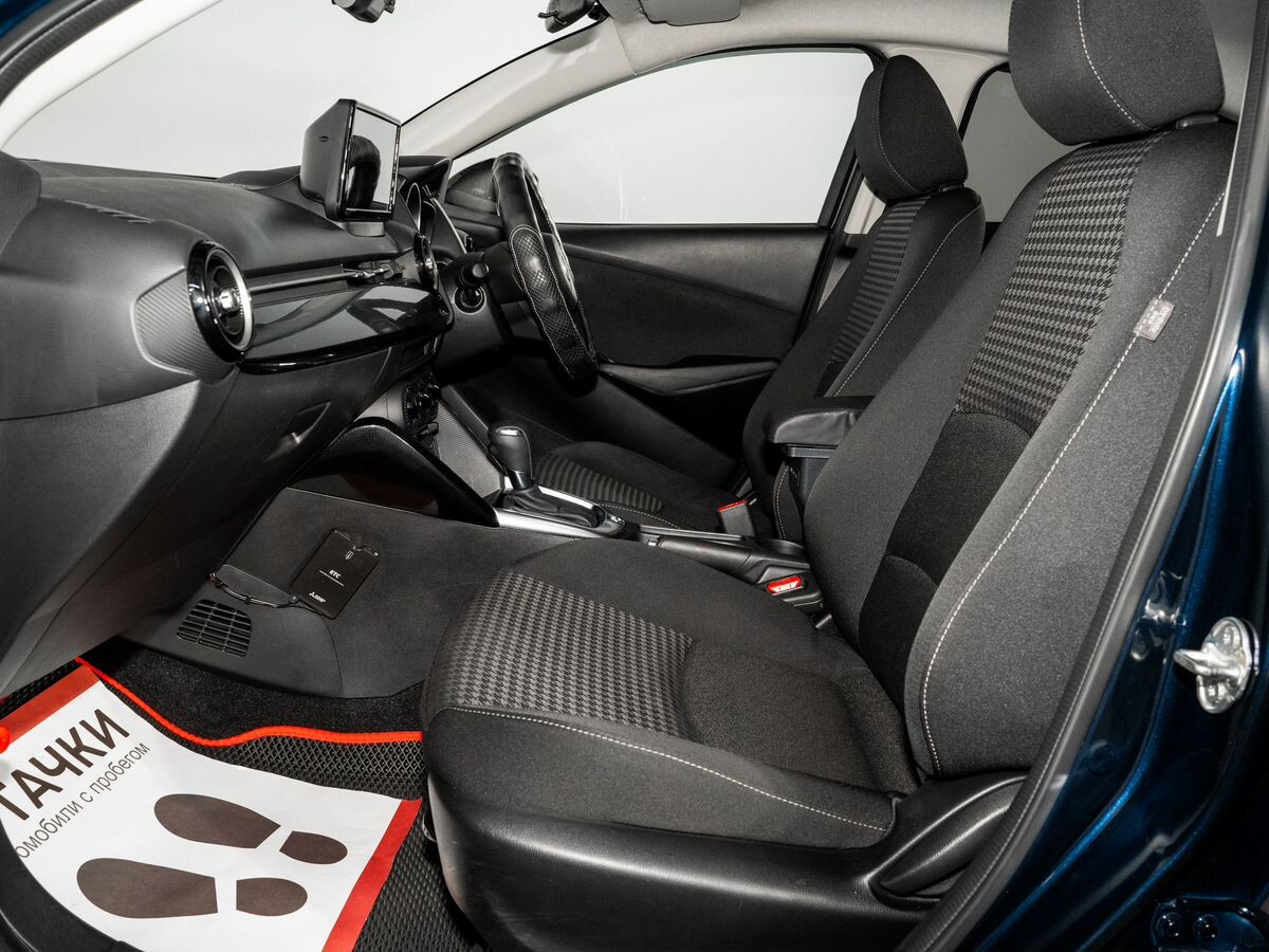 Mazda Demio 2018 - фото автомобиля