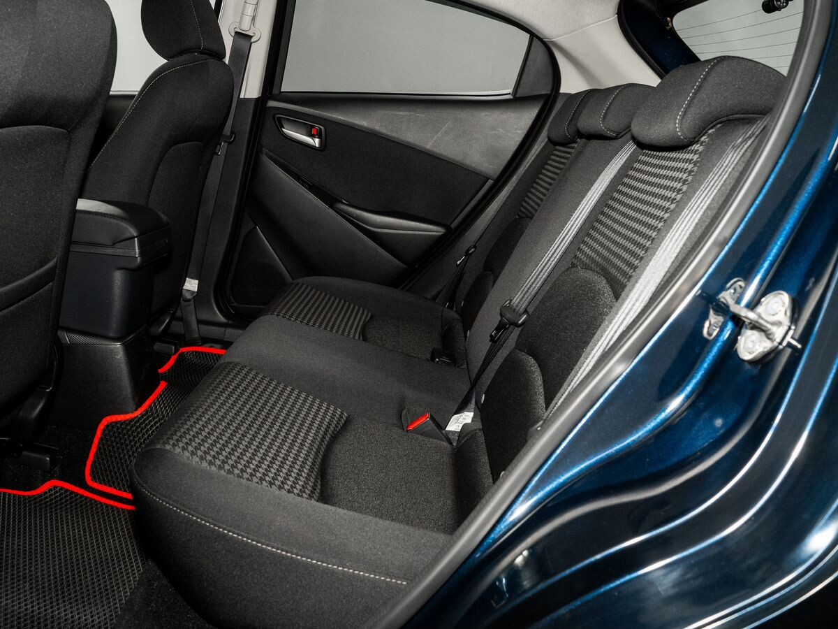 Mazda Demio 2018 - фото автомобиля