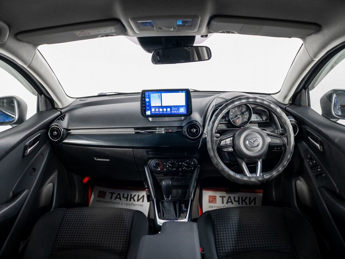 Mazda Demio 2018 - фото автомобиля