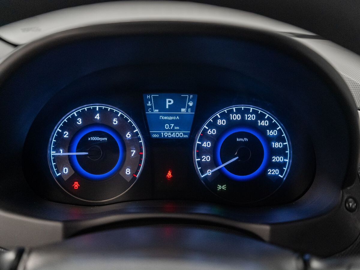 Hyundai Solaris 2012 - фото автомобиля