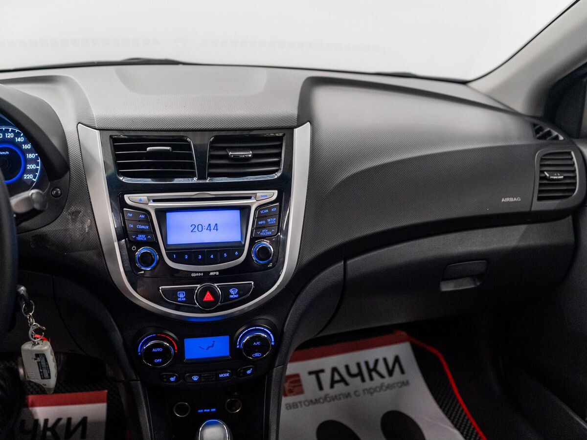 Hyundai Solaris 2012 - фото автомобиля