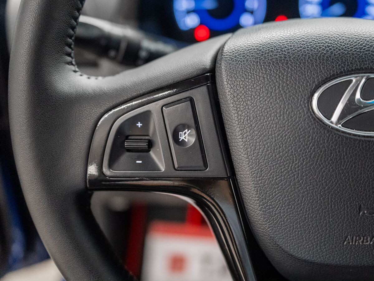 Hyundai Solaris 2012 - фото автомобиля