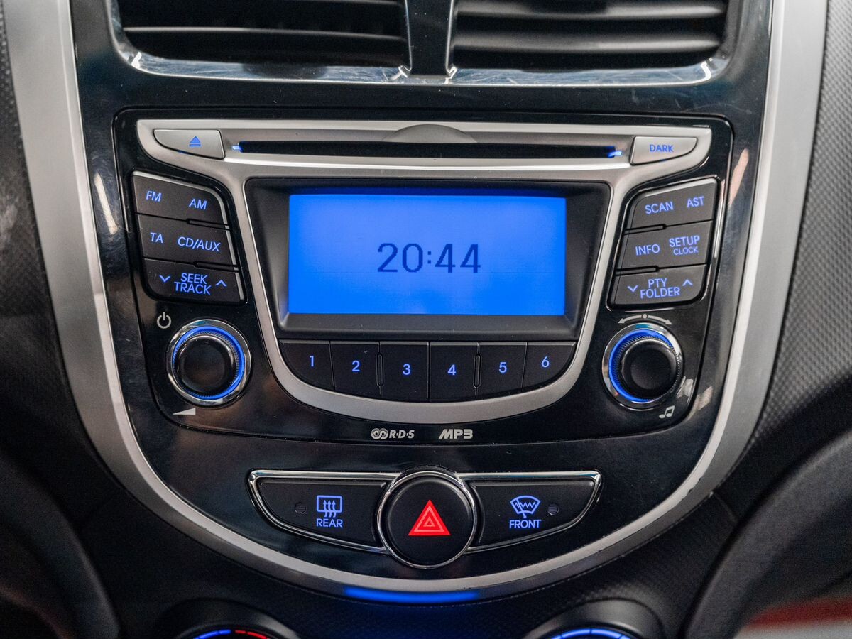 Hyundai Solaris 2012 - фото автомобиля