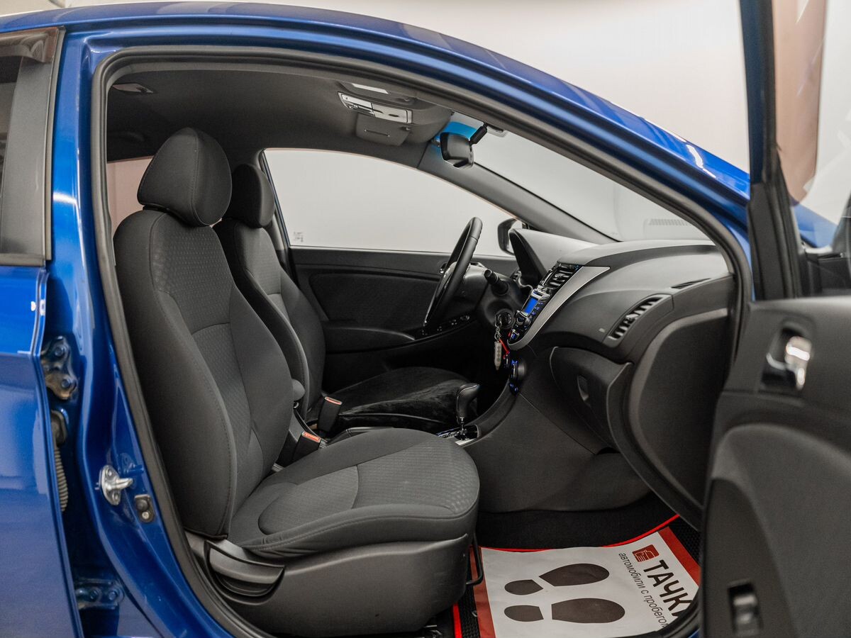Hyundai Solaris 2012 - фото автомобиля