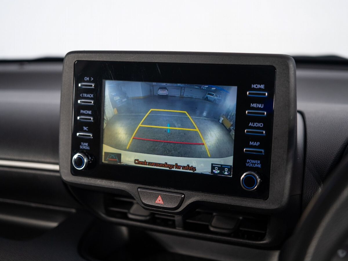 Toyota Yaris 2021 - фото автомобиля