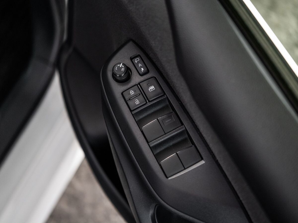 Toyota Yaris 2021 - фото автомобиля