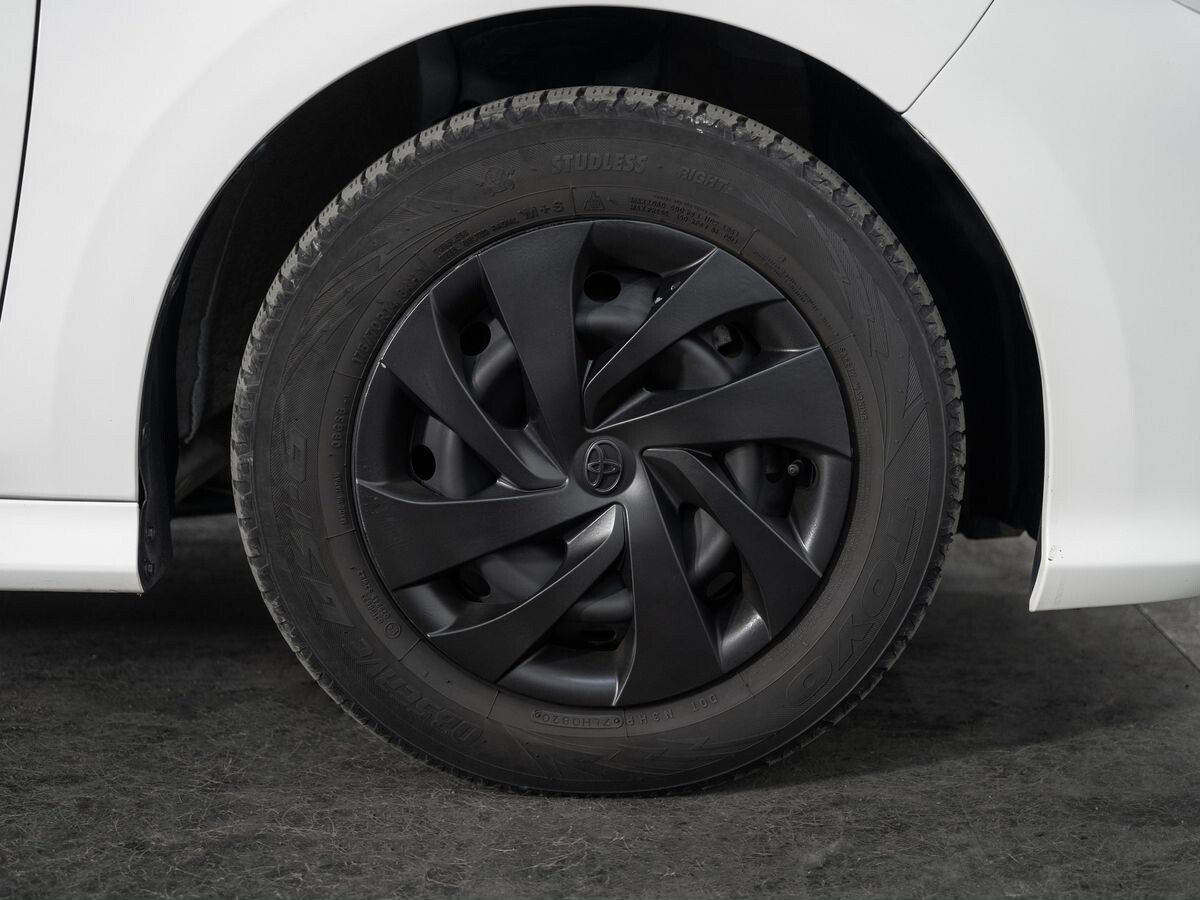 Toyota Yaris 2021 - фото автомобиля