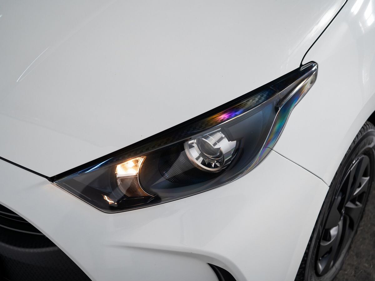 Toyota Yaris 2021 - фото автомобиля