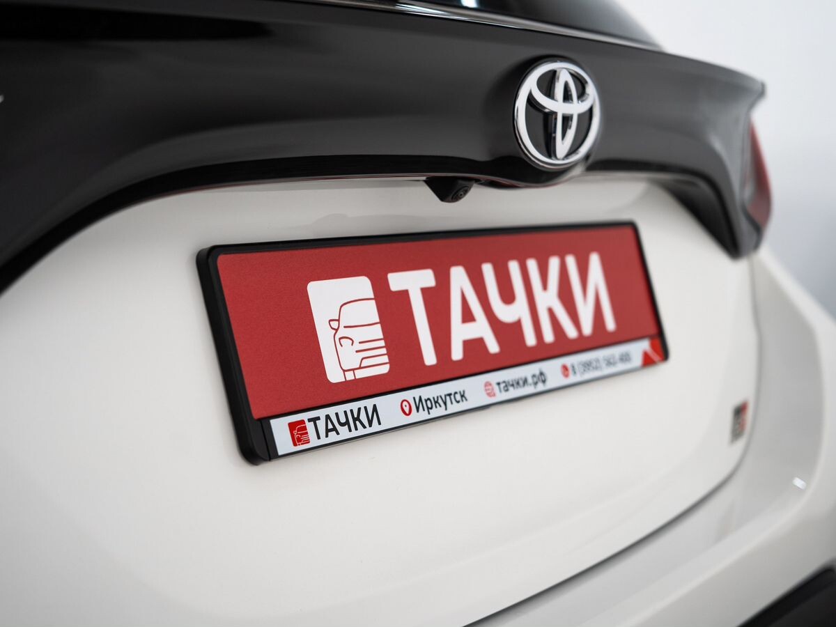 Toyota Yaris 2021 - фото автомобиля