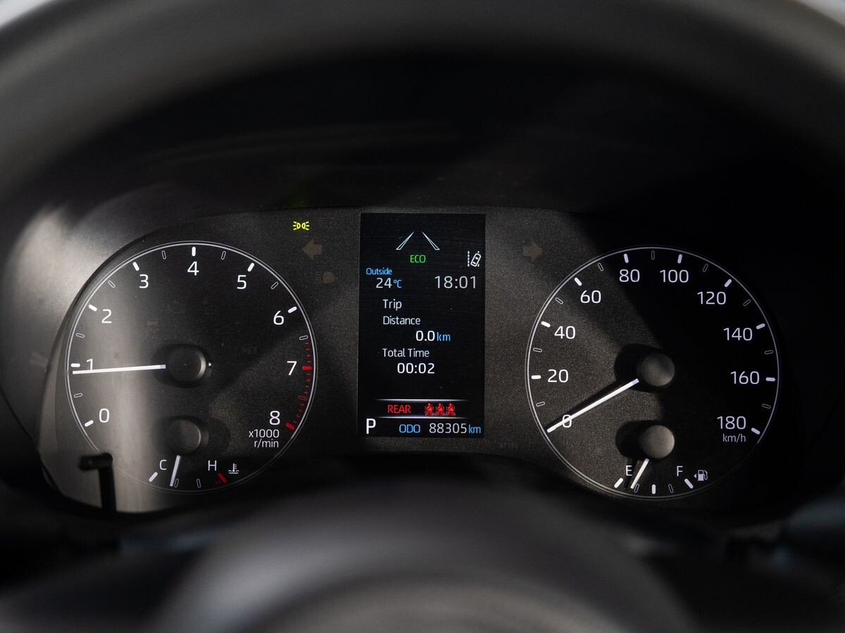 Toyota Yaris 2021 - фото автомобиля
