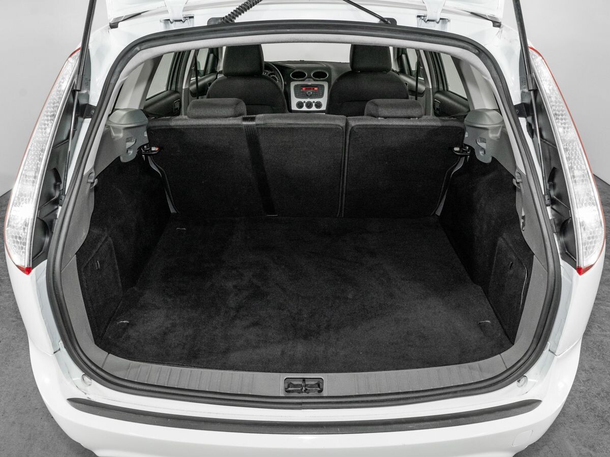 Ford Focus 2011 - фото автомобиля