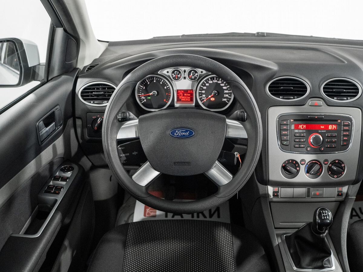 Ford Focus 2011 - фото автомобиля