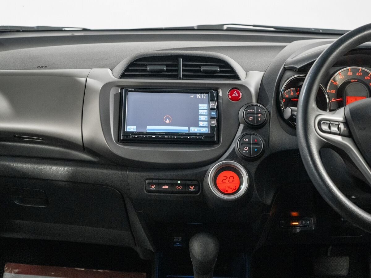 Honda Fit 2013 - фото автомобиля
