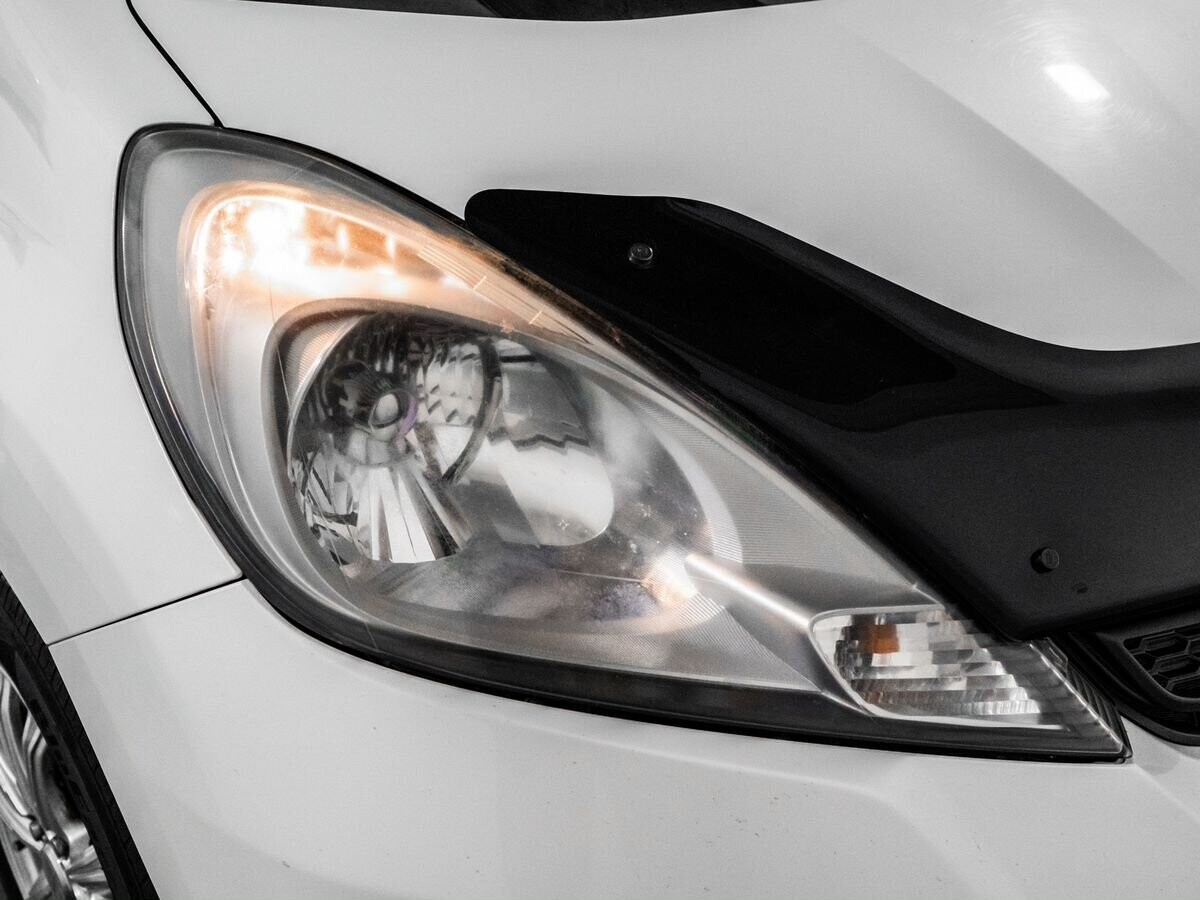 Honda Fit 2013 - фото автомобиля