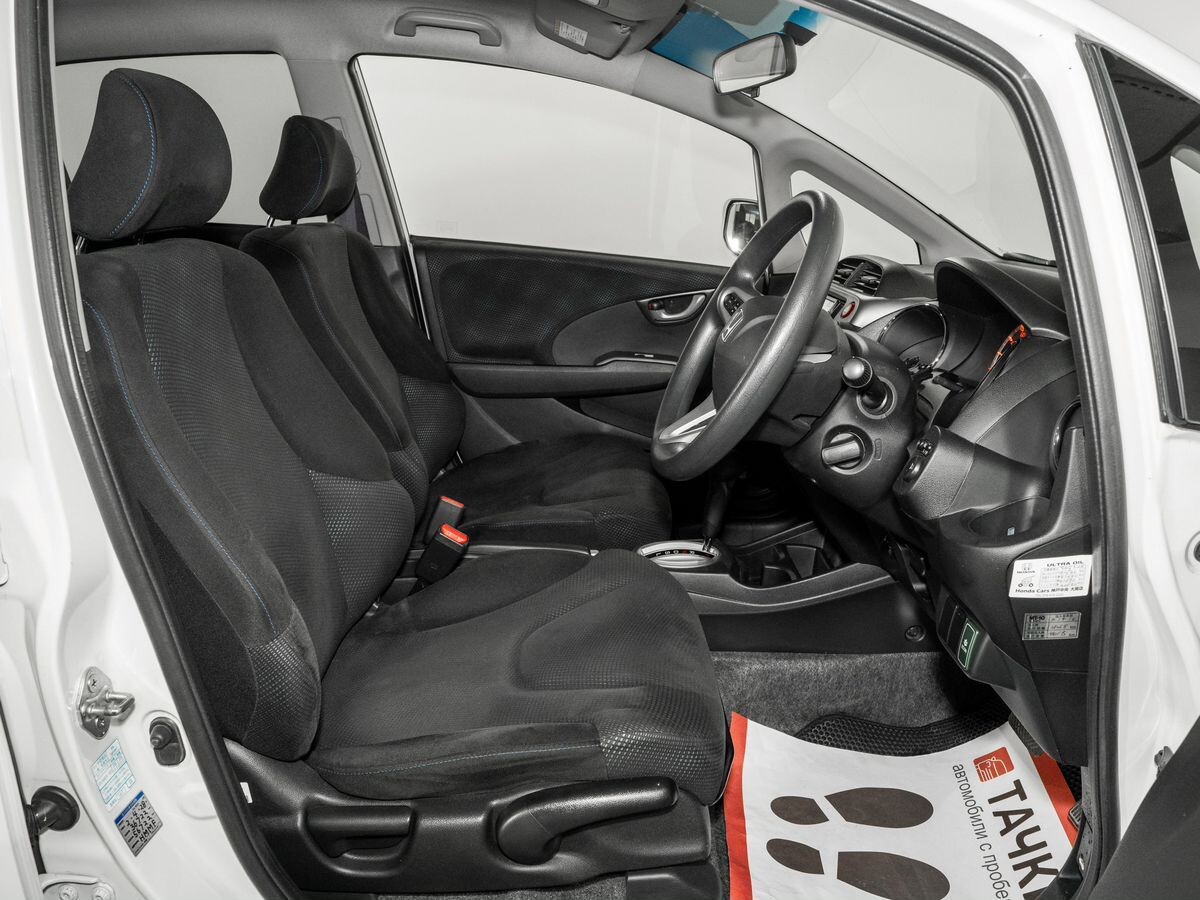 Honda Fit 2013 - фото автомобиля
