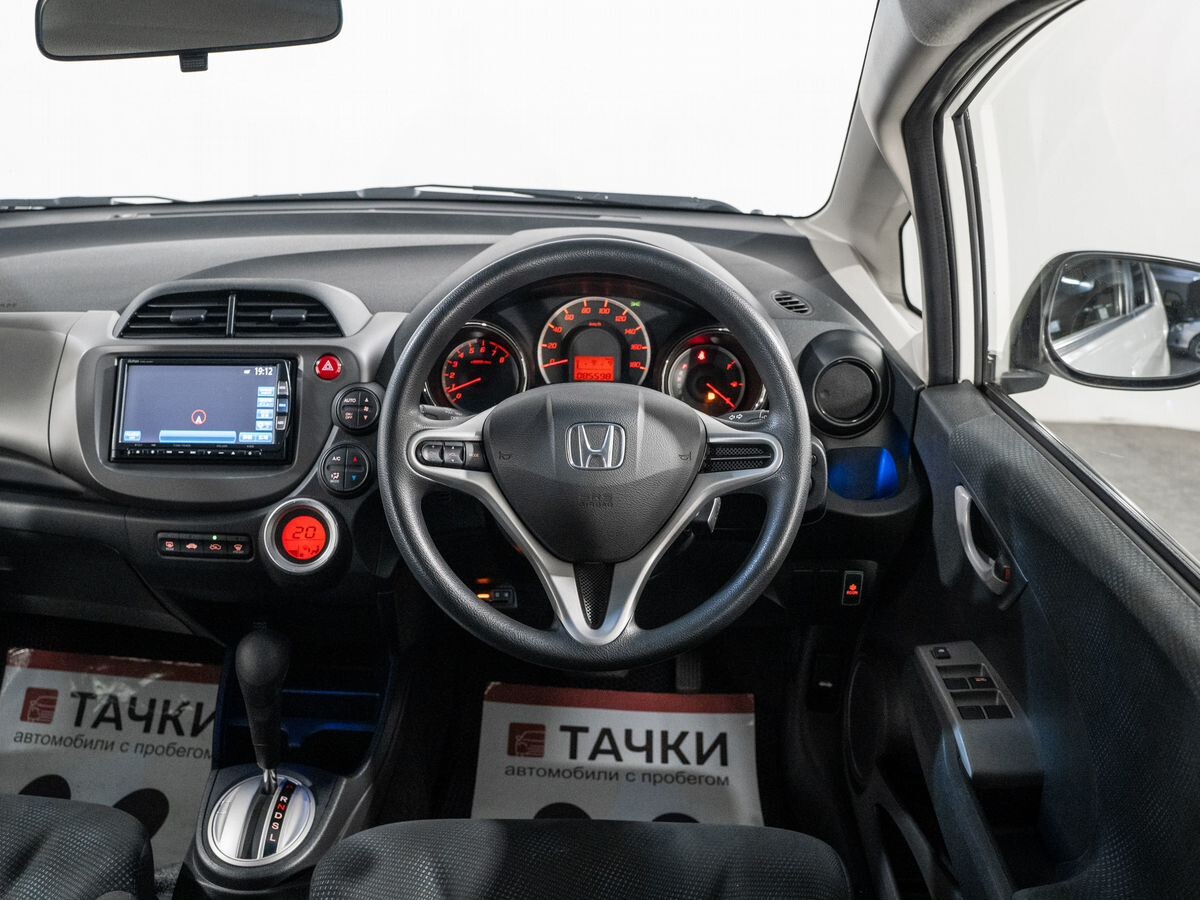 Honda Fit 2013 - фото автомобиля