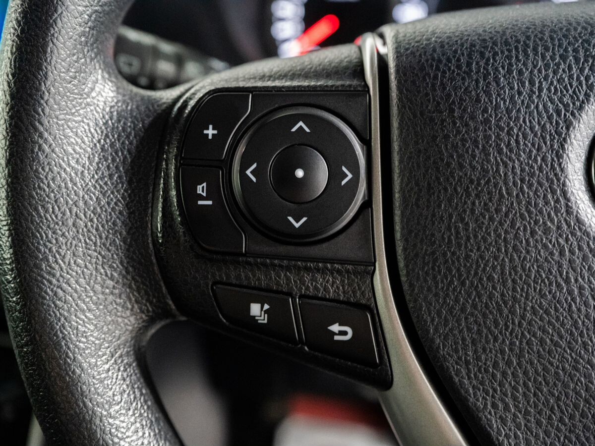 Toyota Voxy 2014 - фото автомобиля