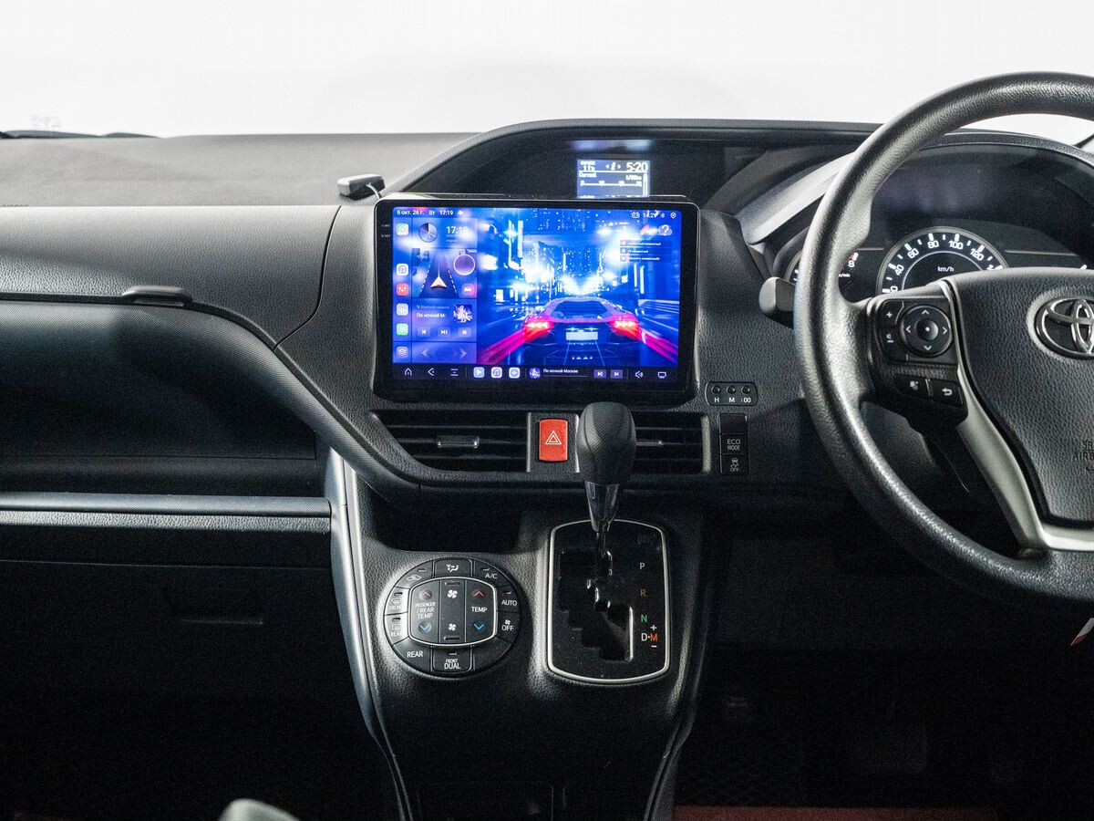 Toyota Voxy 2014 - фото автомобиля