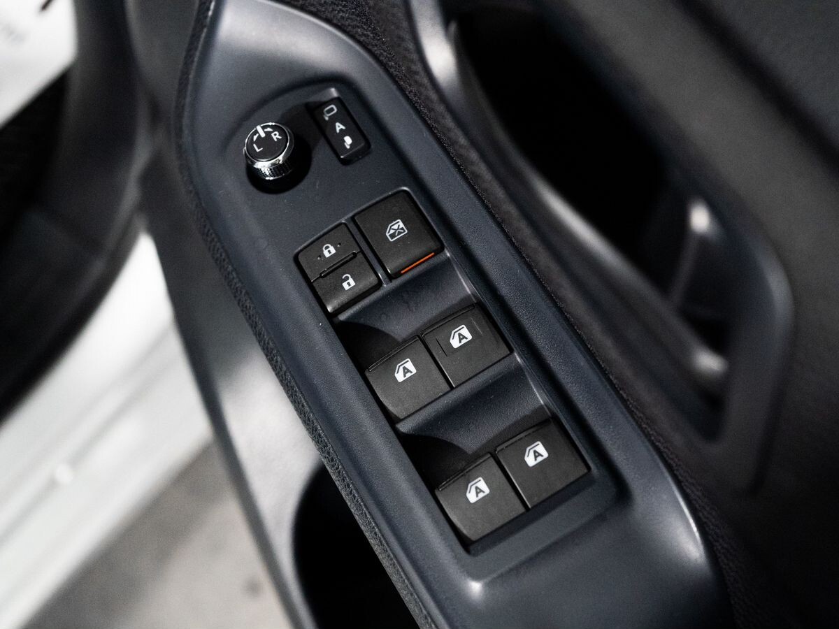 Toyota Voxy 2014 - фото автомобиля