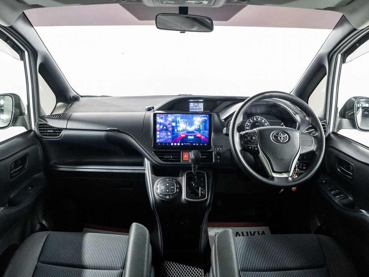 Toyota Voxy 2014 - фото автомобиля