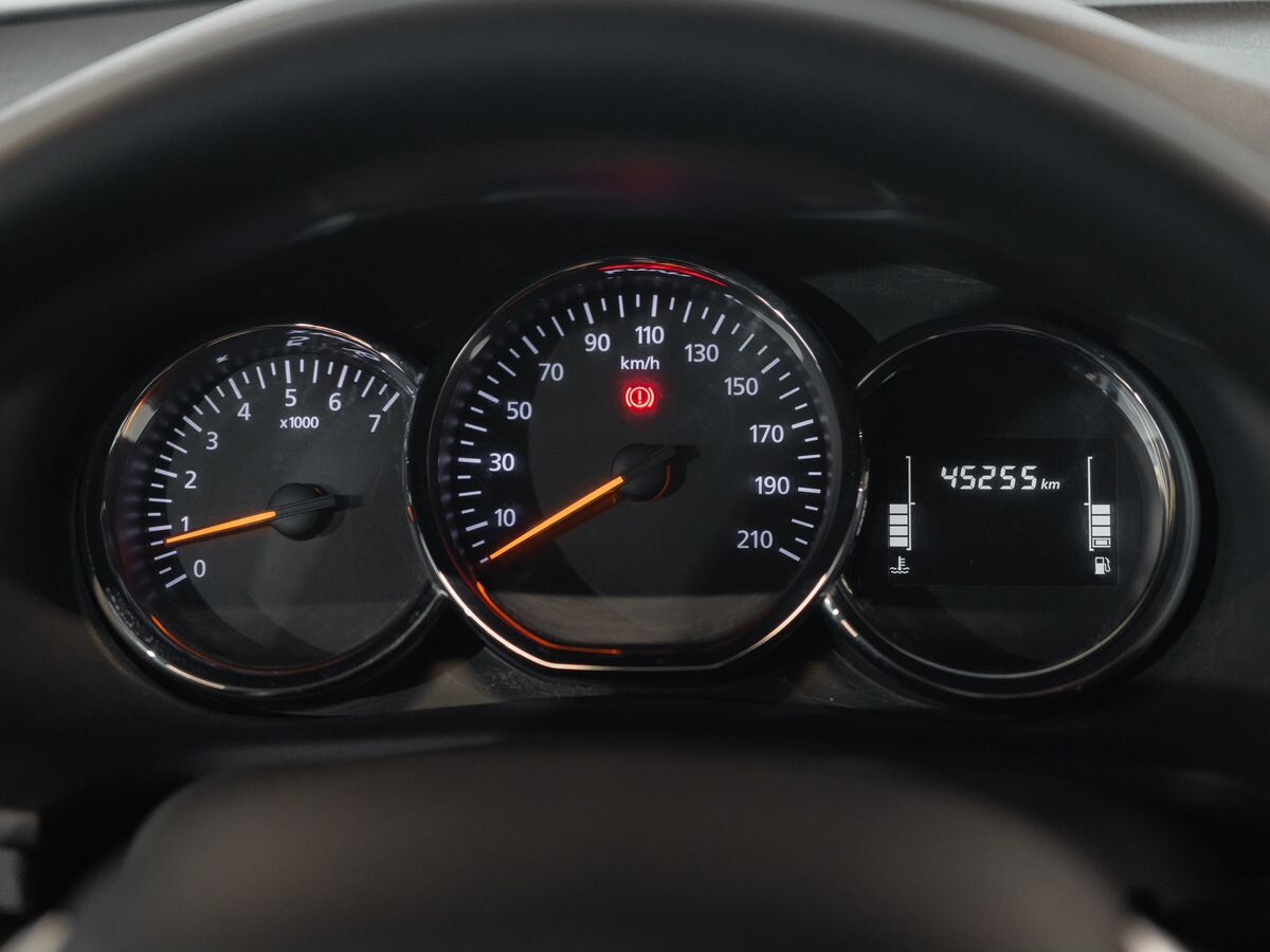 Renault Logan 2021 - фото автомобиля