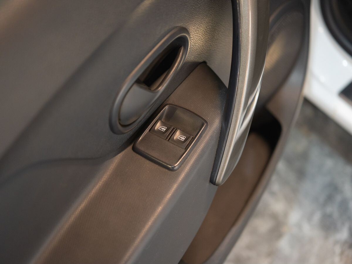 Renault Logan 2021 - фото автомобиля