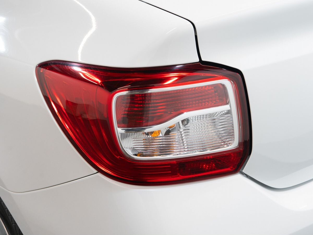 Renault Logan 2021 - фото автомобиля