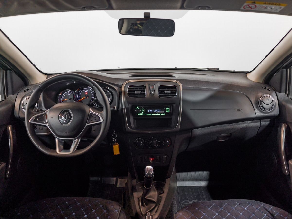 Renault Logan 2021 - фото автомобиля
