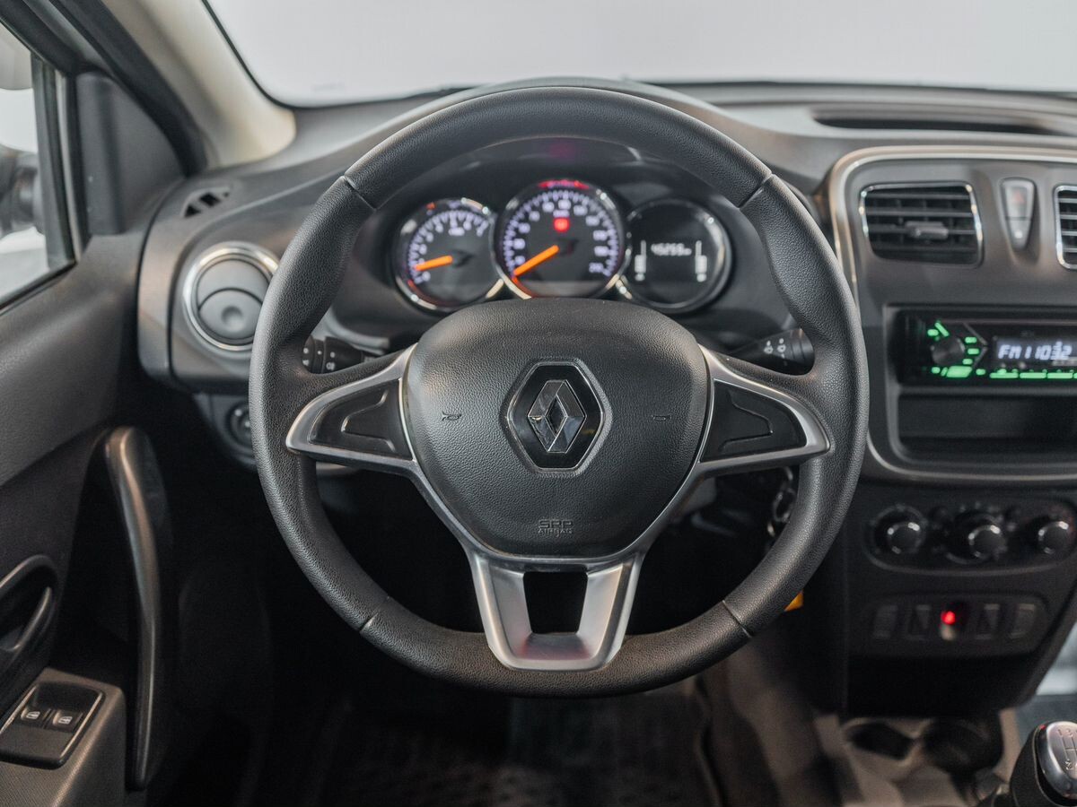 Renault Logan 2021 - фото автомобиля