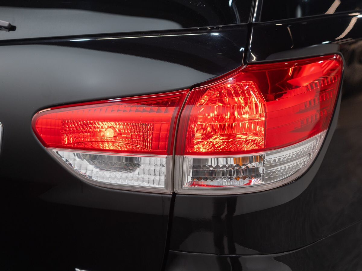 Toyota Wish 2010 - фото автомобиля