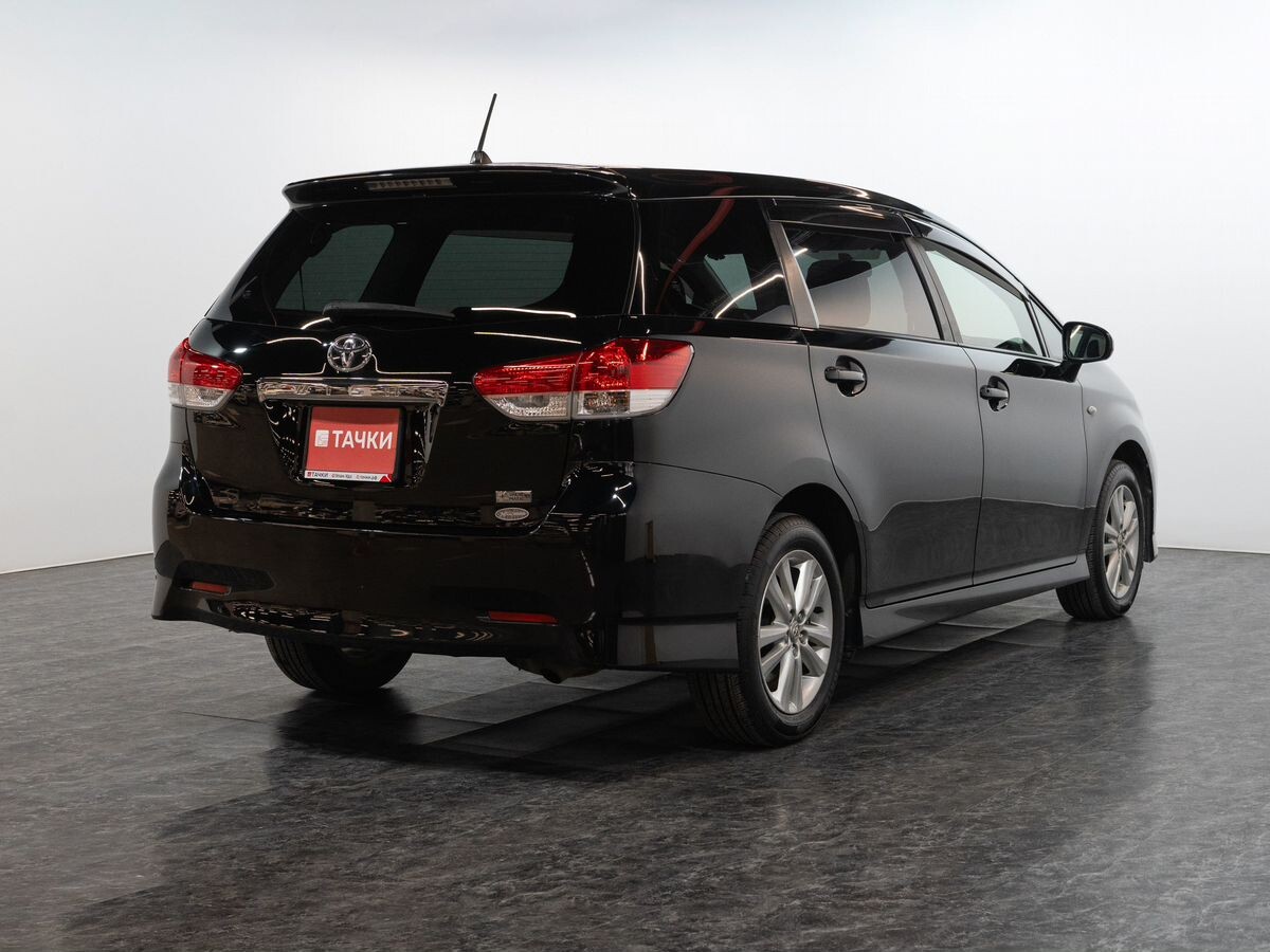 Toyota Wish 2010 - фото автомобиля