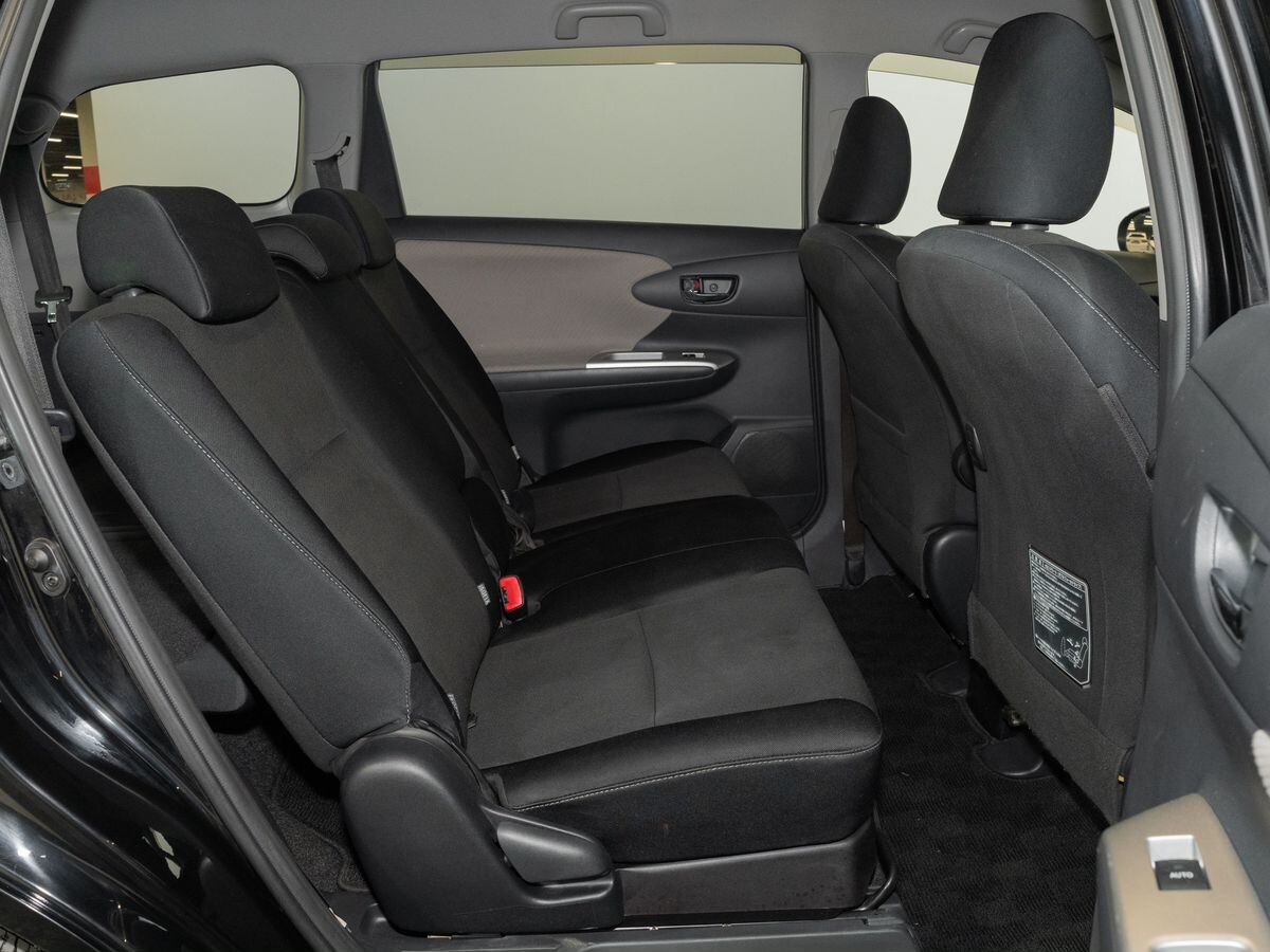 Toyota Wish 2010 - фото автомобиля
