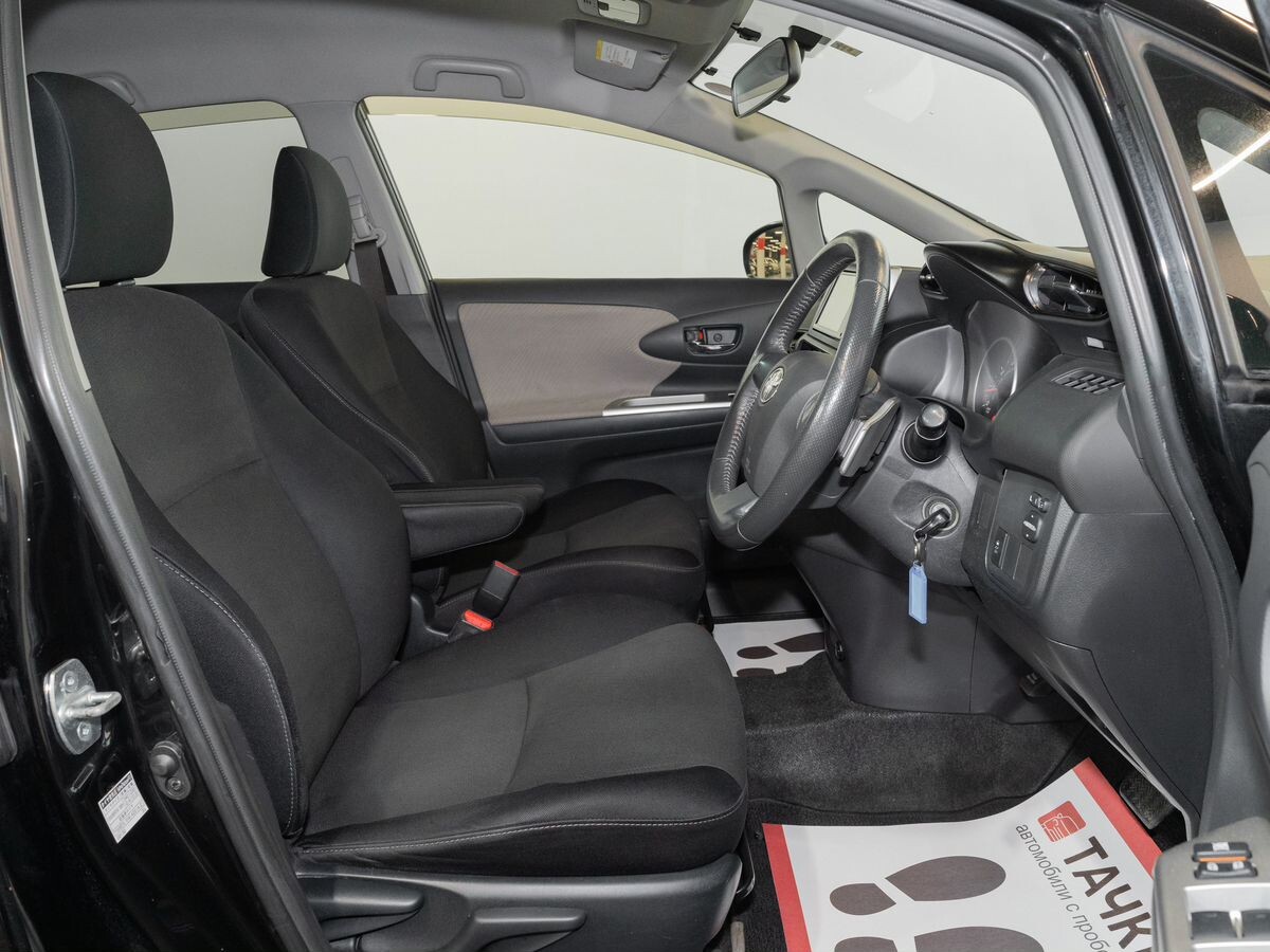 Toyota Wish 2010 - фото автомобиля