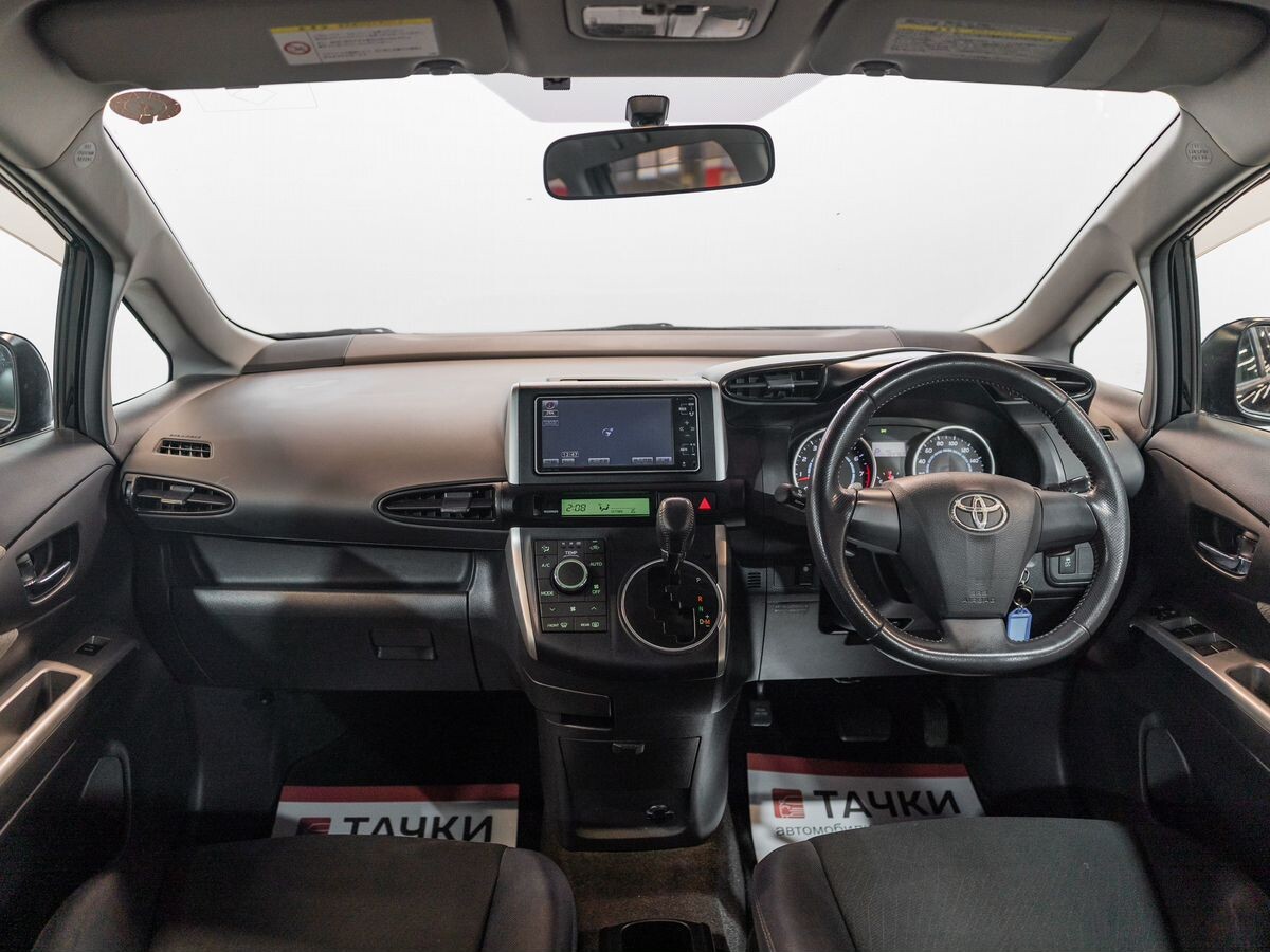 Toyota Wish 2010 - фото автомобиля
