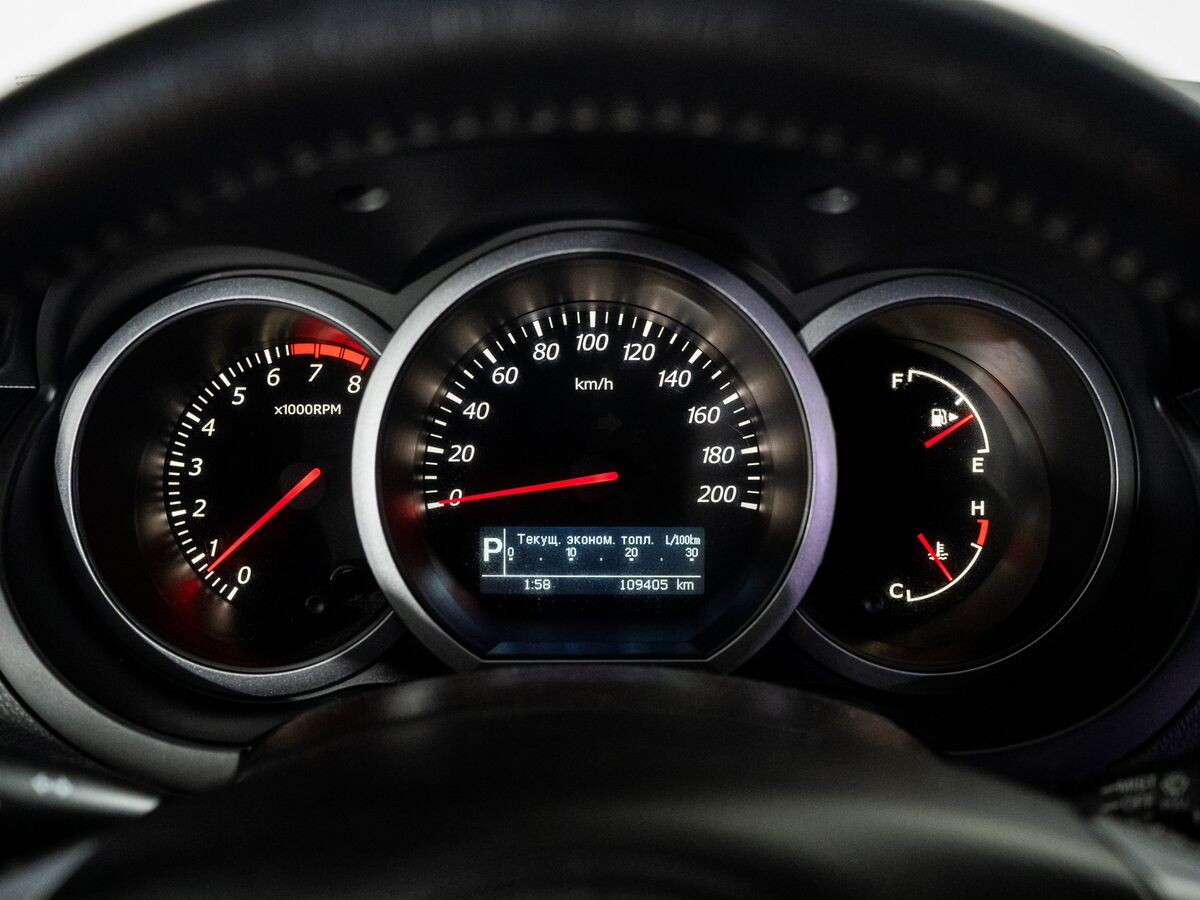 Suzuki Grand Vitara 2012 - фото автомобиля