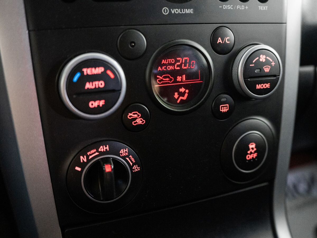 Suzuki Grand Vitara 2012 - фото автомобиля