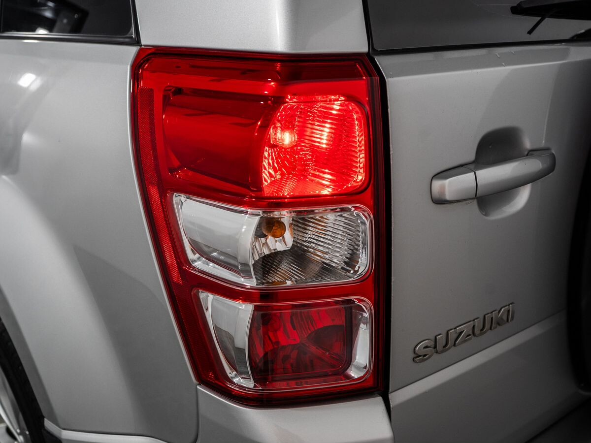 Suzuki Grand Vitara 2012 - фото автомобиля