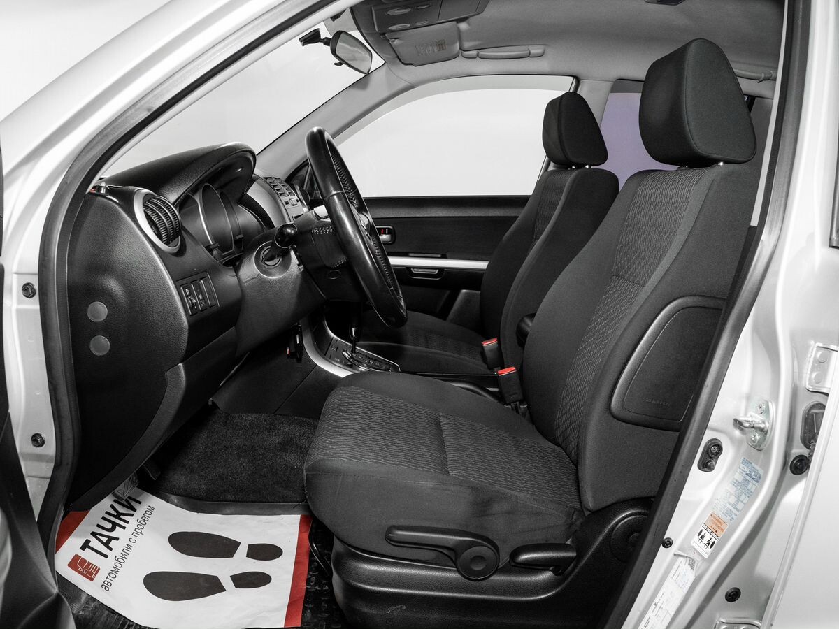 Suzuki Grand Vitara 2012 - фото автомобиля