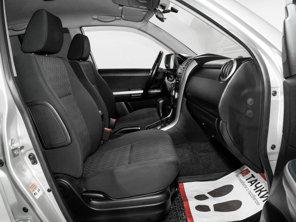 Suzuki Grand Vitara 2012 - фото автомобиля