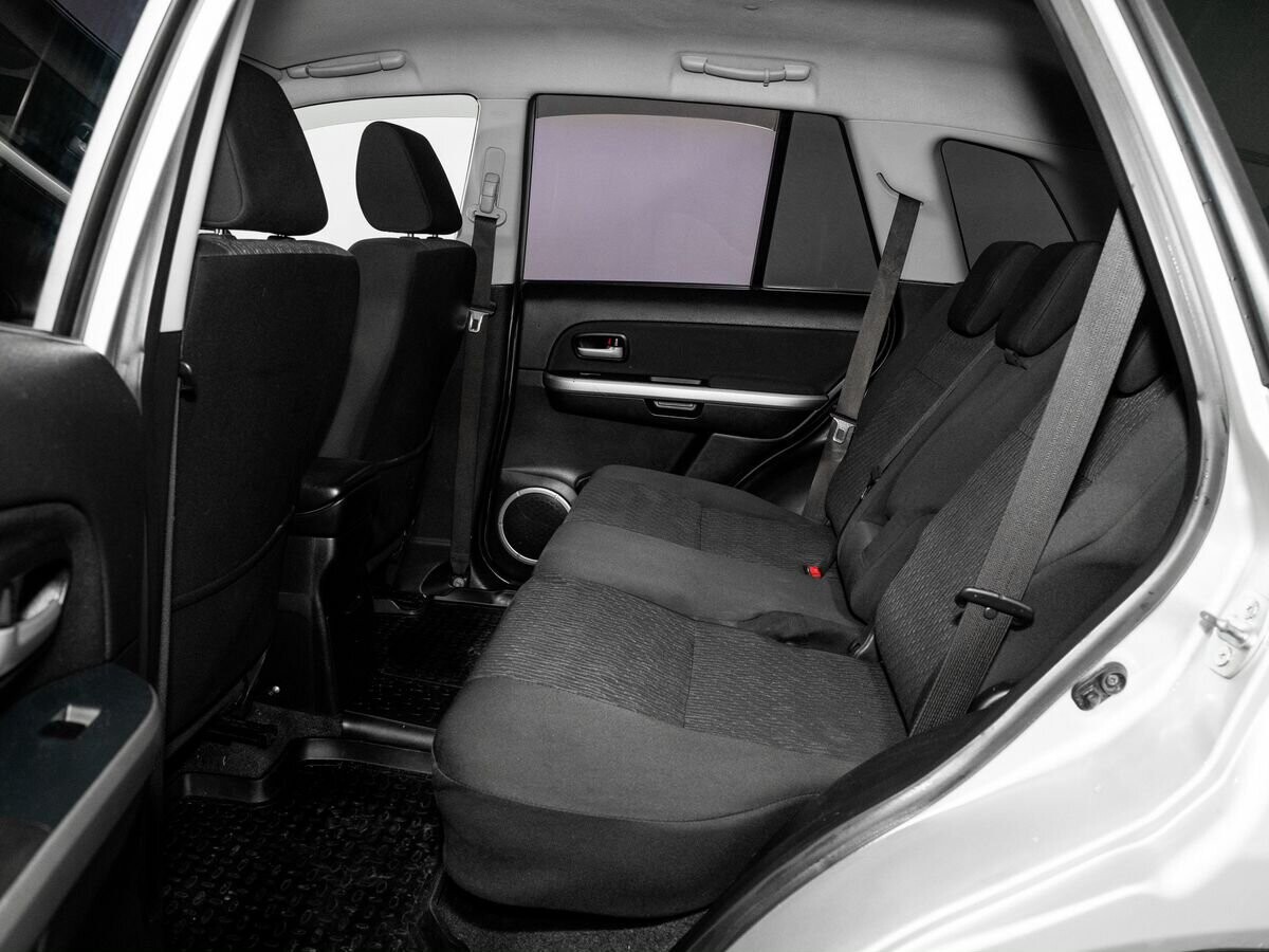 Suzuki Grand Vitara 2012 - фото автомобиля
