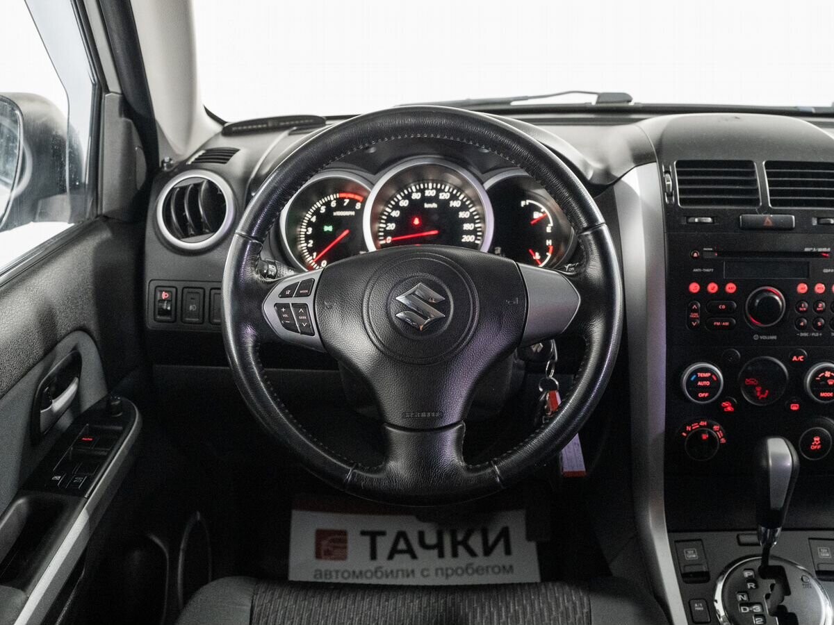 Suzuki Grand Vitara 2012 - фото автомобиля