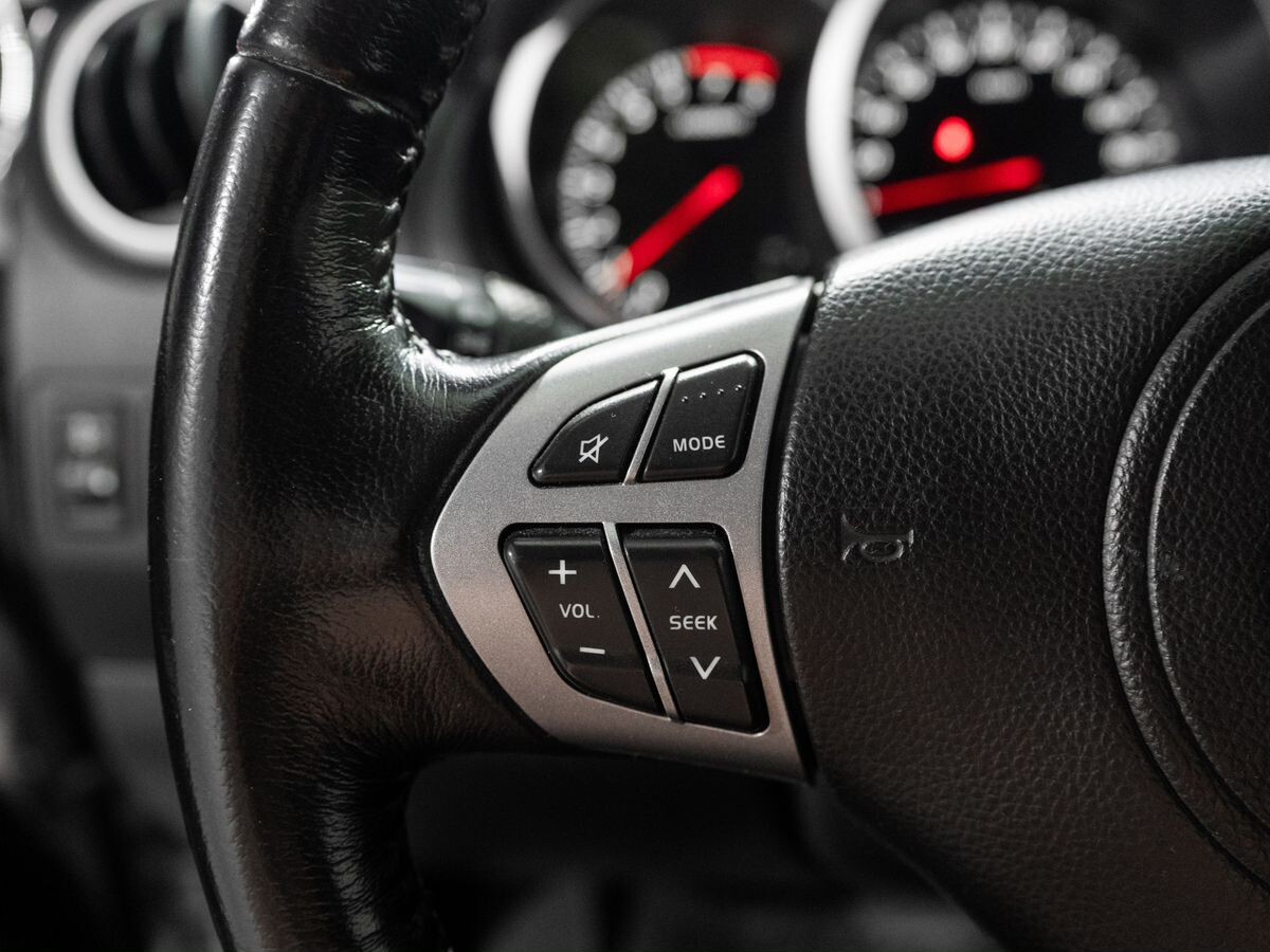 Suzuki Grand Vitara 2012 - фото автомобиля