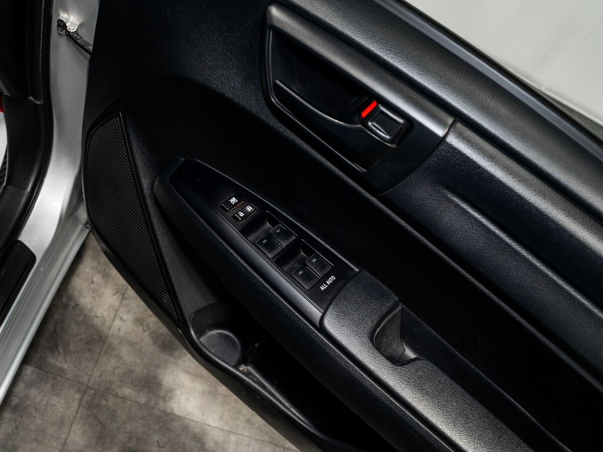 Toyota Corolla Fielder 2019 - фото автомобиля