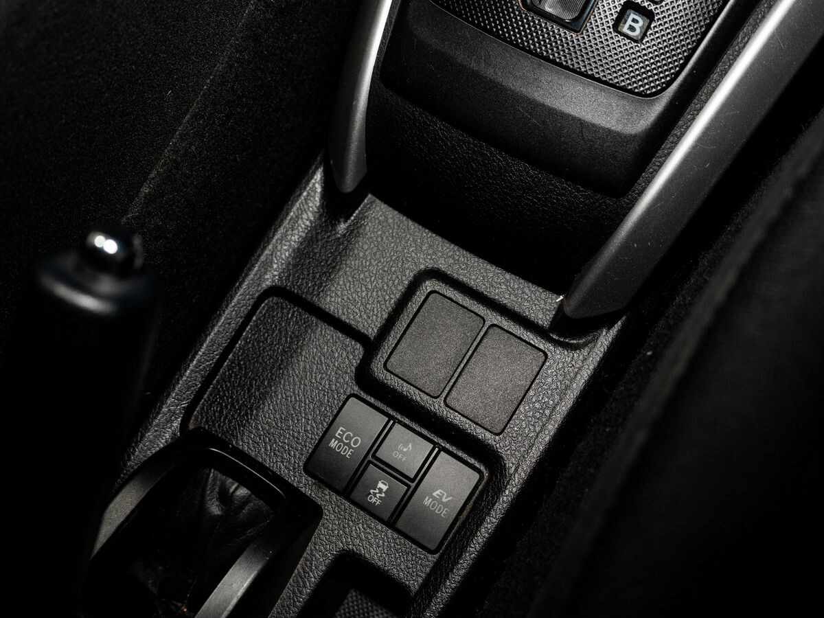Toyota Corolla Fielder 2019 - фото автомобиля