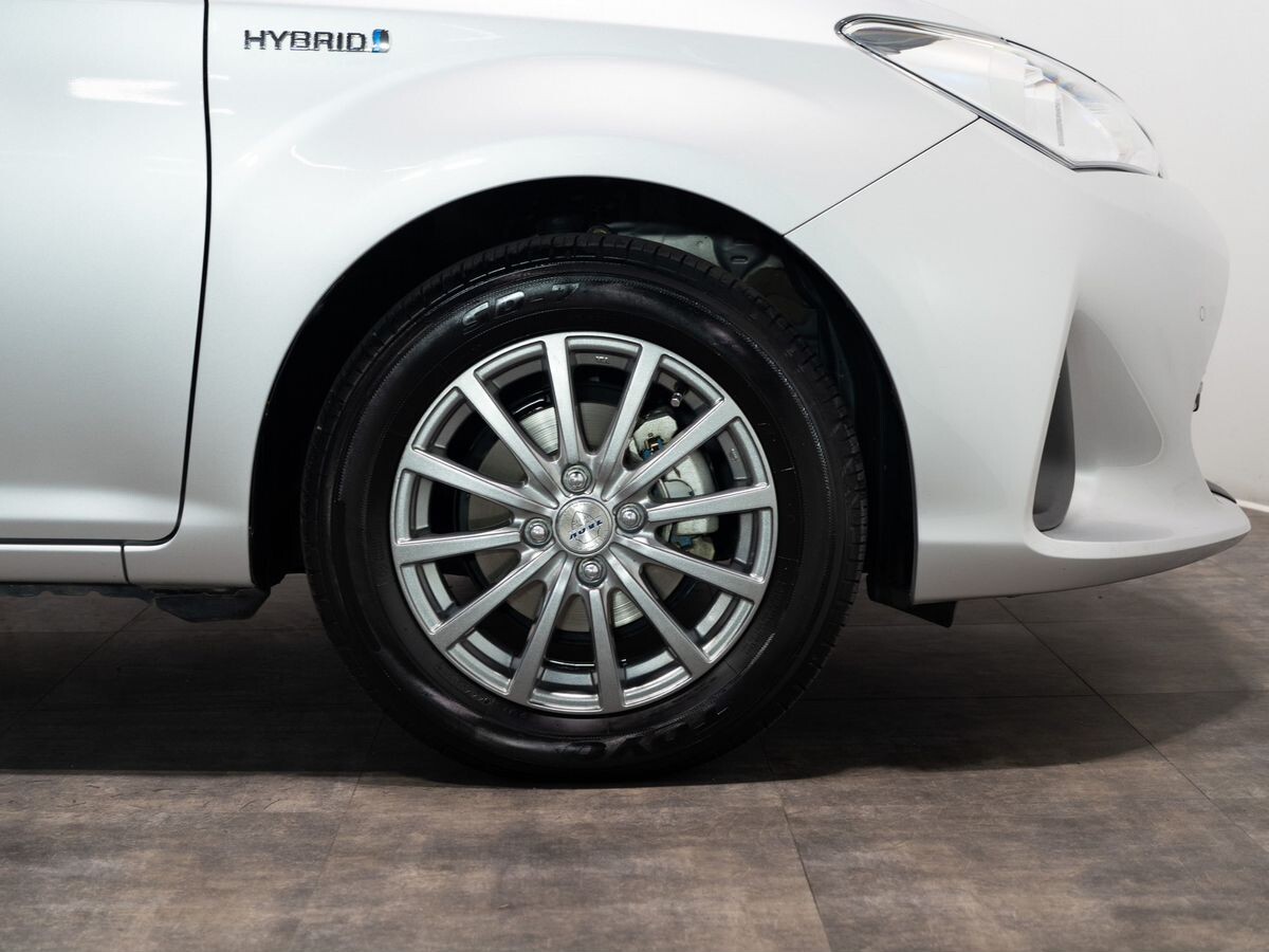 Toyota Corolla Fielder 2019 - фото автомобиля