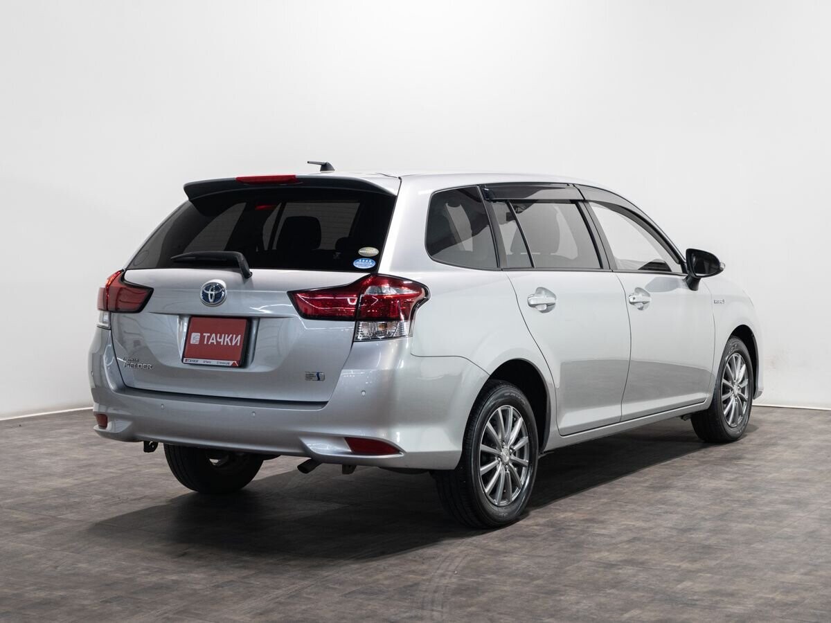 Toyota Corolla Fielder 2019 - фото автомобиля
