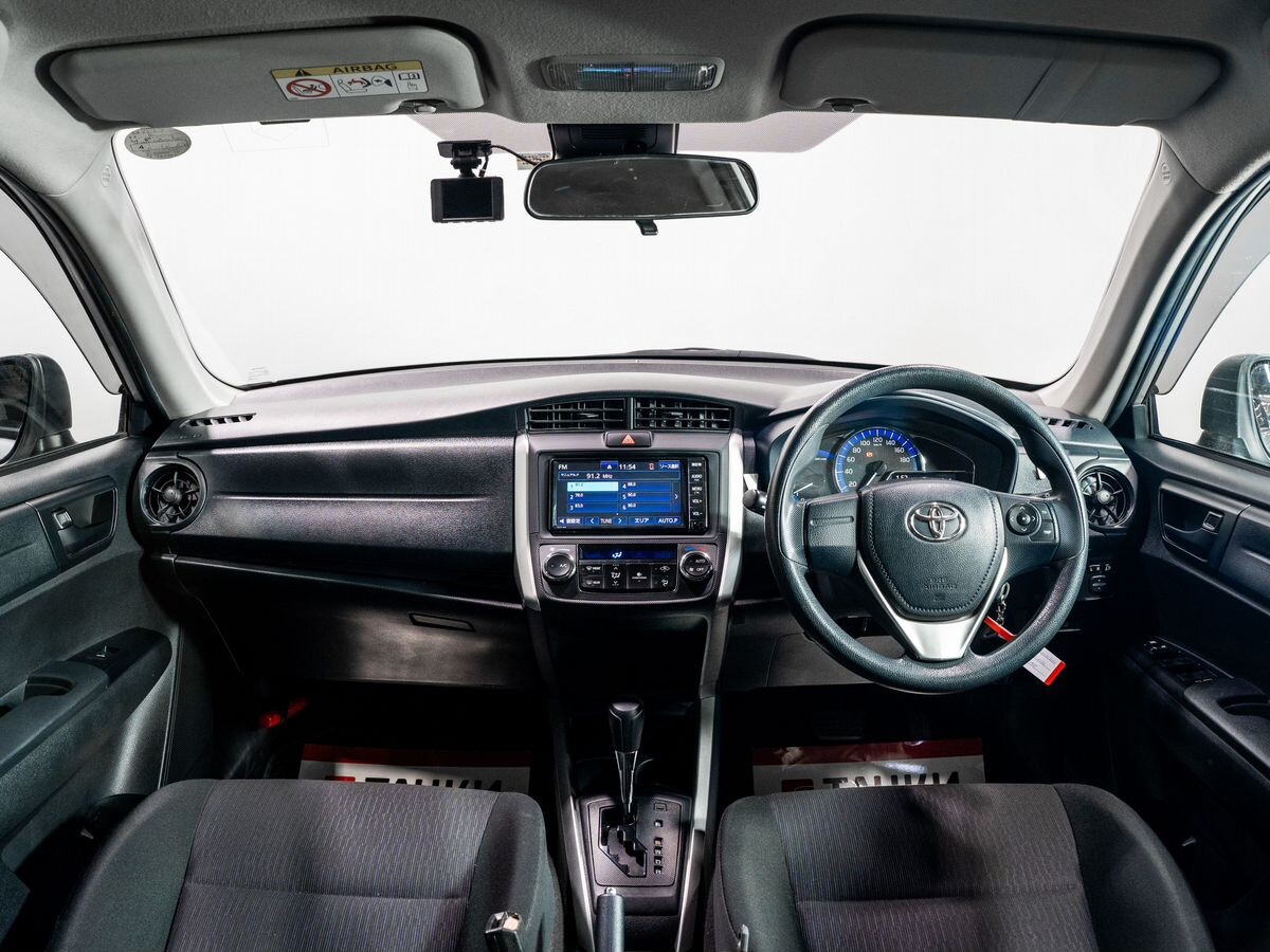 Toyota Corolla Fielder 2019 - фото автомобиля